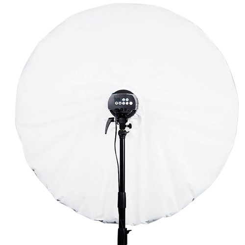 With the diffuser cloth (optional accessory) mounted on the umbrella