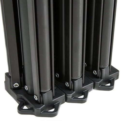 Easy stacking against each other during transport